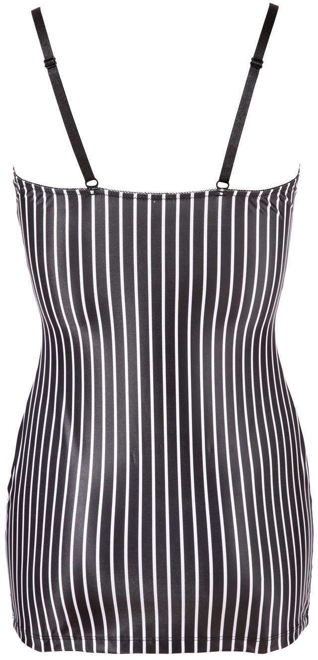 Sihteerikön asu kravaatilla