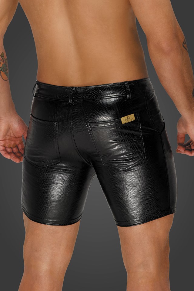 H068 Mid-length shorts of snake wetlook with back pockets