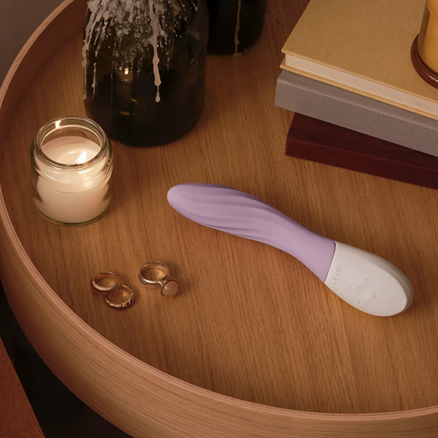 LELO Mona Twist Soft Pink
