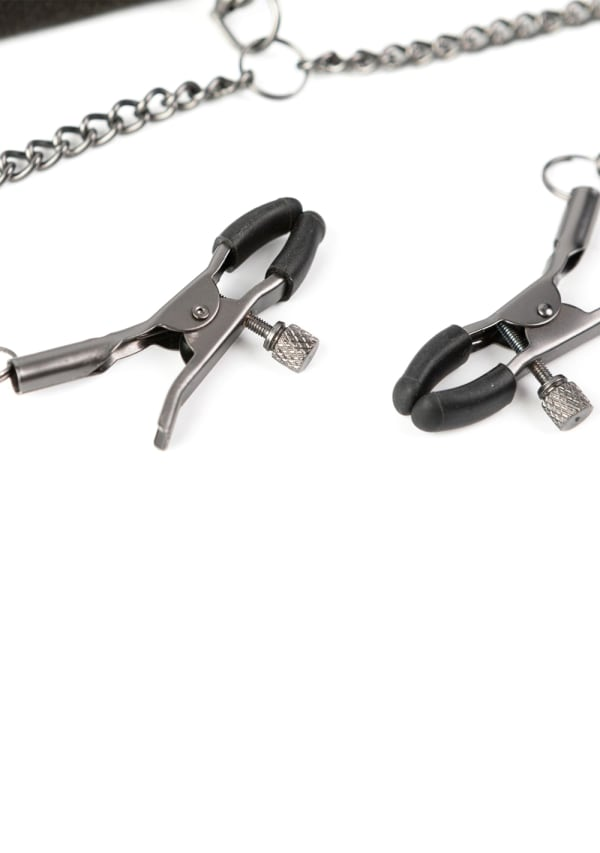 Twin Tweaks Velvet Collar With Nipple Clamps